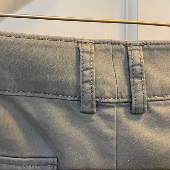 Dockers Gray Capris Sz 8 women's classic Pull on - Picture 8 of 8